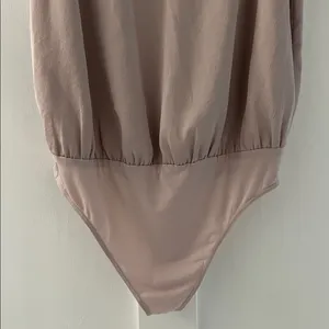 EXPRESS Crepe Sleeveless Cami Bodysuit Double V-Neck Thong Back in Mauve Size L thumbnail 6