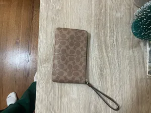 Coach wristlet thumbnail 2