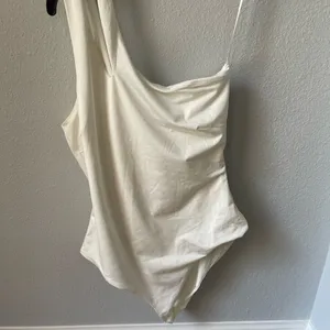 Princess Polly white body suit one shoulder ,size 10 thumbnail 2