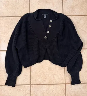 Forever 21 Black Chunky Knit Cropped Sweater thumbnail 1
