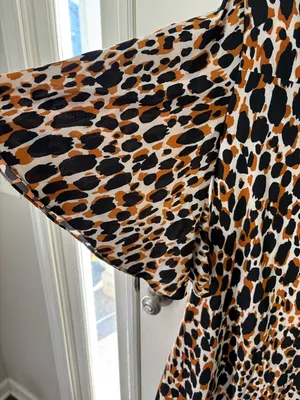 Uncle Frank Tie-Waist Animal Print Dress Size XS thumbnail 4