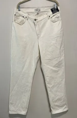 Abercrombie & Fitch NWT The 90s Straight Leg Ultra High Rise Curve‎ Love Jeans thumbnail 1