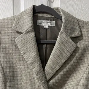 Tahari ASL Houndstooth Blazer and skirt in gold and white 6 thumbnail 5