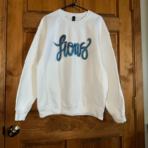 Detroit lions White Sweatshirt with Blue sequin glitter Lions logo size XL thumbnail 5