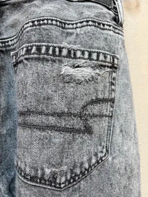 American Eagle Gray Acid Wash Ripped Boyfriend Jeans Y2K Grunge 6 thumbnail 4