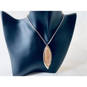 Kendra Scott Milla Mother of Pearl Gold Thick Slide Necklace‎ thumbnail 2
