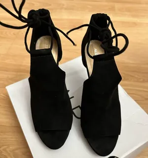 Heels thumbnail 2