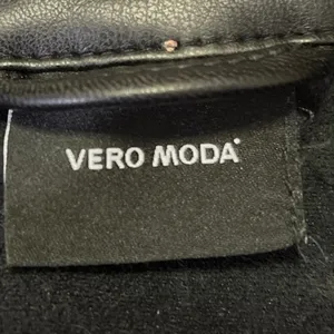 Vero Moda Women's Black Vegan Faux Leather Belted Button Up Trench Coat Jacket M thumbnail 4