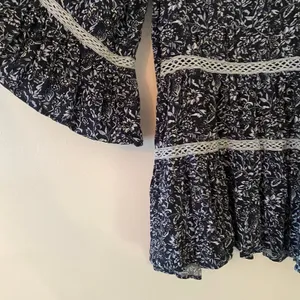 Free People Blue Floral Boho Square Neck Flowy Blouse Tunic Fairycore size Large thumbnail 4