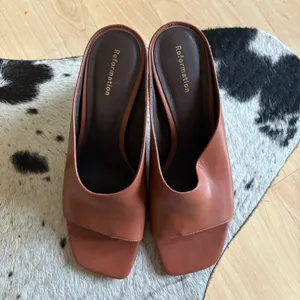 REFORMATION Lou Lou Block Heel Mule In Brown Size‎ 6.5 thumbnail 3
