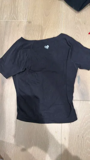 Aritzia TNA black top thumbnail 3