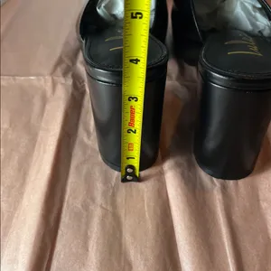 Lulu's Elegant Black Mules thumbnail 8