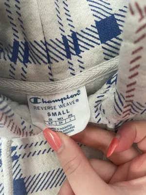 Champion hoodie thumbnail 2