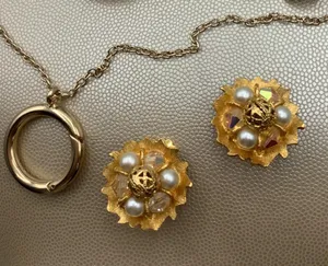 Vintage Gold Tone Circle Pendant Matinee Necklace thumbnail 6