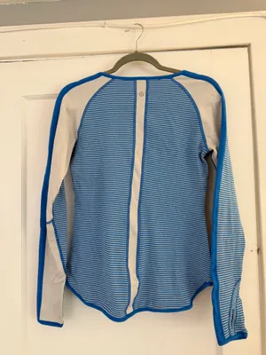 Lululemon long sleeve  thumbnail 2