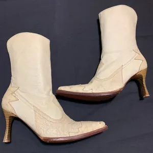 Women’s Mid Calf Heeled Cream color Western Boots approximate size 9/9.5 thumbnail 1