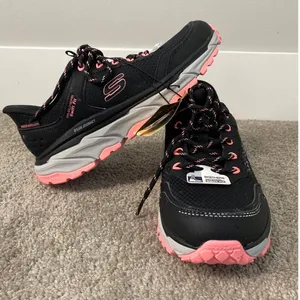 New Skechers Swift Fit Women’s Sneakers Size 7.5 thumbnail 1
