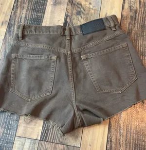 PacSun High-Rise Vintage Jean Shorts 26 thumbnail 4
