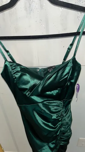 Windsor Green Midi Dress thumbnail 2