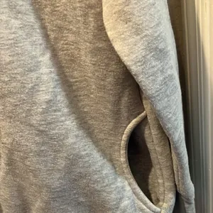 FINAL MARKDOWN 42pops sweatshirt large Gray thumbnail 2