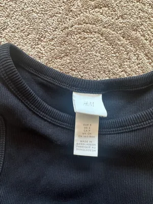 H&M black tank thumbnail 3