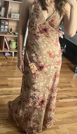 Bobbles and Lace floral dress thumbnail 2