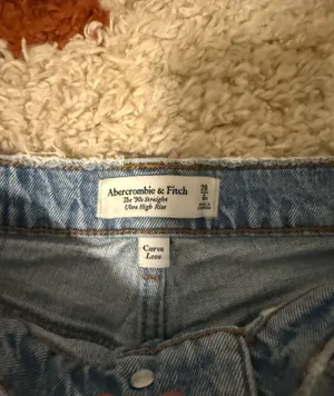 Abercrombie 90s Ultra High-Rise Straight thumbnail 3