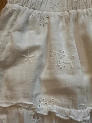 SHEIN White Eyelet Tiered Skirt with Scalloped Hem thumbnail 3