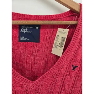 American Eagle Sweater Womens L Cable Knit V-Neck Pink Eagle Logo NEW thumbnail 3