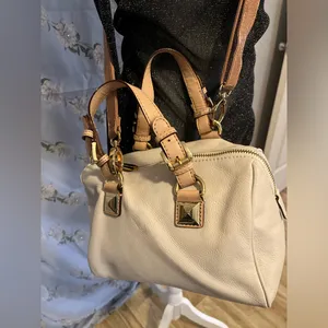 Vintage Michael Kors Cream Satchel with Gold Details thumbnail 3