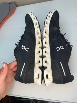 On Cloud 5 All Black Mesh Low Top Sneakers sz 8.5 thumbnail 3