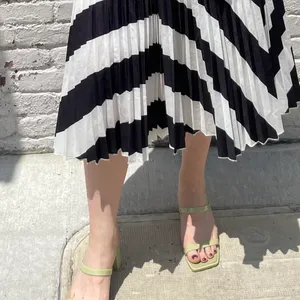 Jeffrey Campbell Like green Maisie Mule Heels sz 9 In great condition thumbnail 5