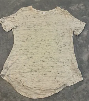 Women’s Old Navy Cream/ Heather Gray Short Sleeve Tee Size Large thumbnail 1