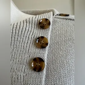 Olive And Vine Women's Cream Cowl Neck Sweater with Button Accents Sz XXL thumbnail 4