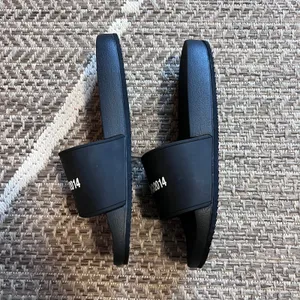 AXEL ARIGATO RUBBER SLIDES Sz 41 Black thumbnail 2
