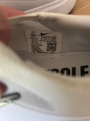 Nike Women's White Mesh Sneakers with Black Swoosh thumbnail 6