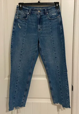 EUC American Eagle women’s medium‎ wash distressed hem short jeans size 4 thumbnail 1