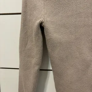 Abercrombie & Fitch Scoopneck Corset Sweater thumbnail 5