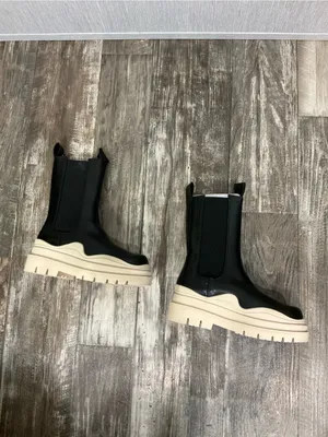 Lemonade Two-Tone Lace-Up Platform Chelsea Boots — Black & Cream Size 7 thumbnail 6