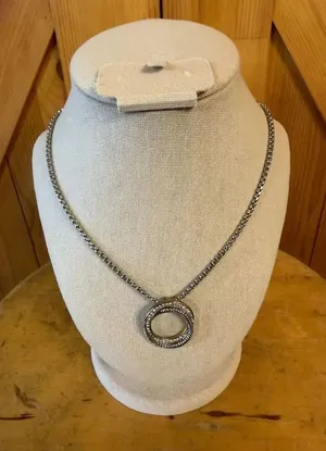 Rings Crossover Pendant Necklace in silver and gold tones (7462) thumbnail 1