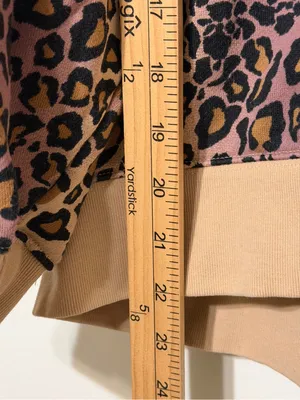 Adidas Crewneck Leopard Animal Print Sweatshirt Beige Pink Size Medium Cheetah thumbnail 9