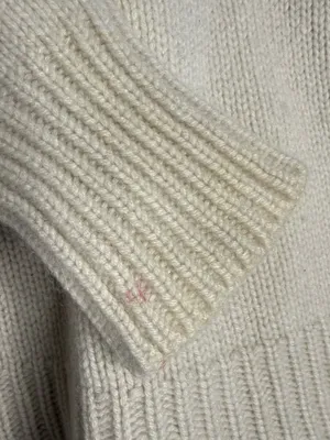 Theory Ivory 100% Cashmere V-Neck Sweater Size P Petite Flawed thumbnail 7