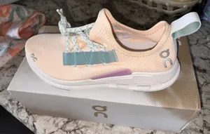 On Cloud Running Shoes thumbnail 1
