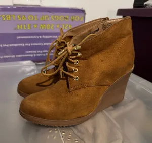 White Mountain Women's Tan Suede Wedge Booties - Lace-Up Comfort size 6 thumbnail 1