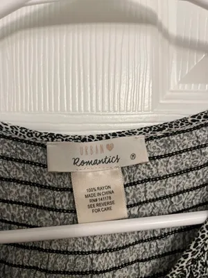 Black and White Printed Crop Flowy Top Size M thumbnail 2