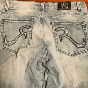 Rock & Republic Kasandra Embellished Light-Wash Flare Jeans Sz. 12 thumbnail 6