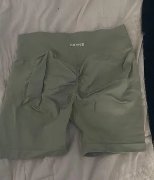 DFYNE shorts thumbnail 2
