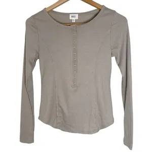 BKE Buckle Women’s Henley Tan Long Sleeve Ribbed Waffle Knit Shirt size XS thumbnail 1