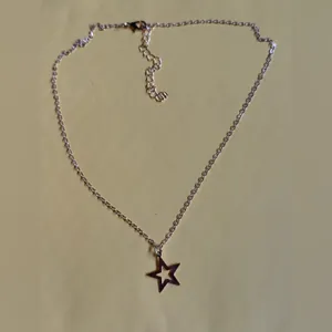 Gold Star Pendant Necklace 🌟 Silver thumbnail 3