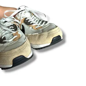 Nike Air Max 90 Futura Womens 7.5 White Tan Black Sneakers Shoes DM9922-002 thumbnail 7